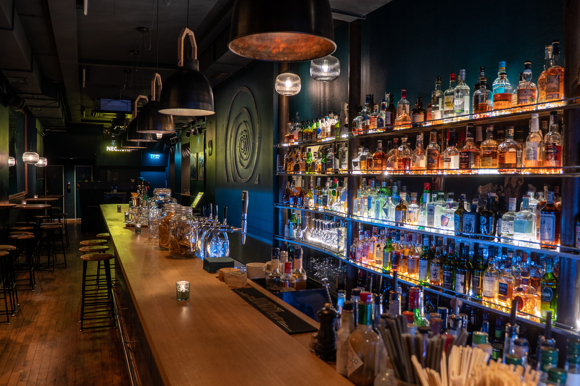 Vertigo Bar – Thekenecke mit Zutaten